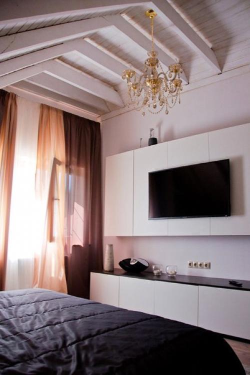 Интерьер мансардной спальни 17 кв. 03