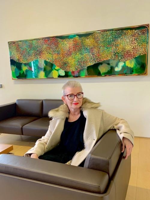 Я думаю, что не так часто музей современного искусства может быть расположен в здании офиса.