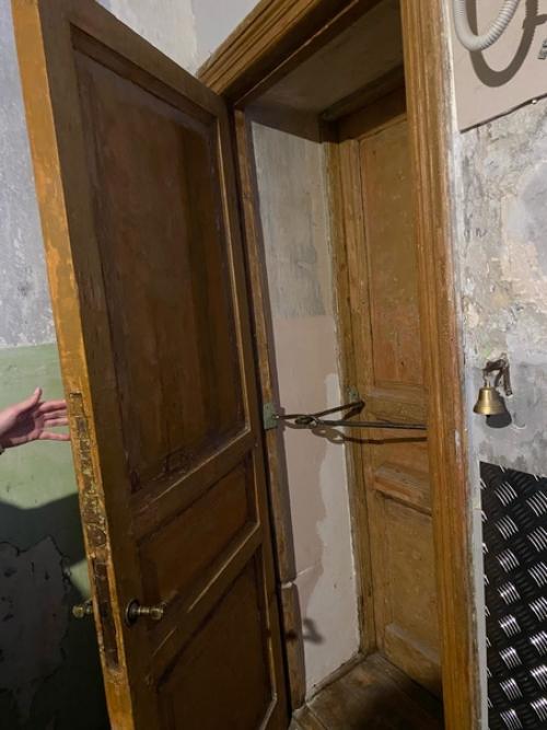 Замечательно жить в городе, где на каждый квадратный метр приходится не по одному историческому следу. 04