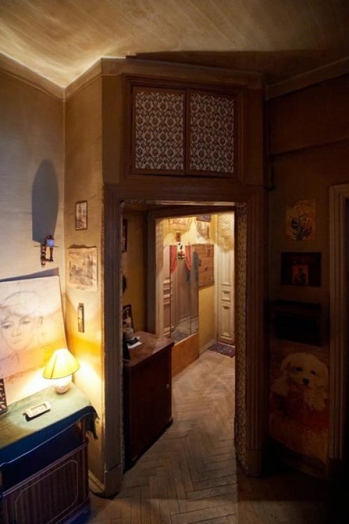 Аутентичная квартира из 90-х уже готова принимать съёмочные группы ( как в сказке). 02