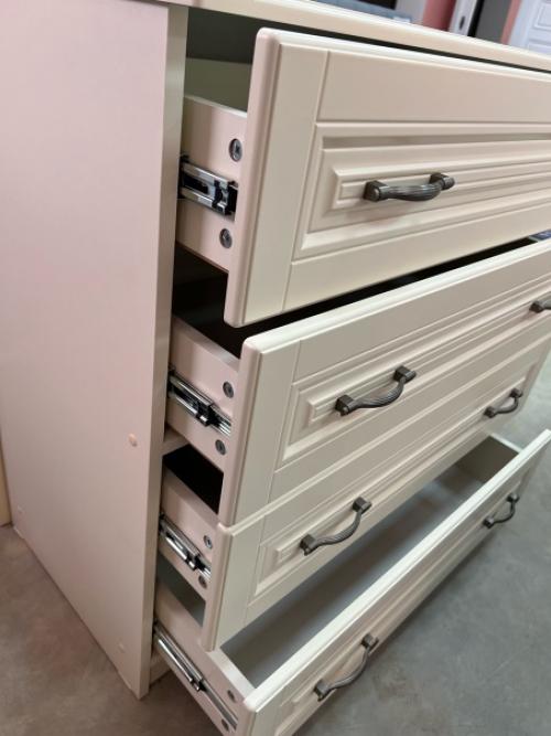 Эту спальню можно собрать по отдельности, смотря у кого какая комната. 04