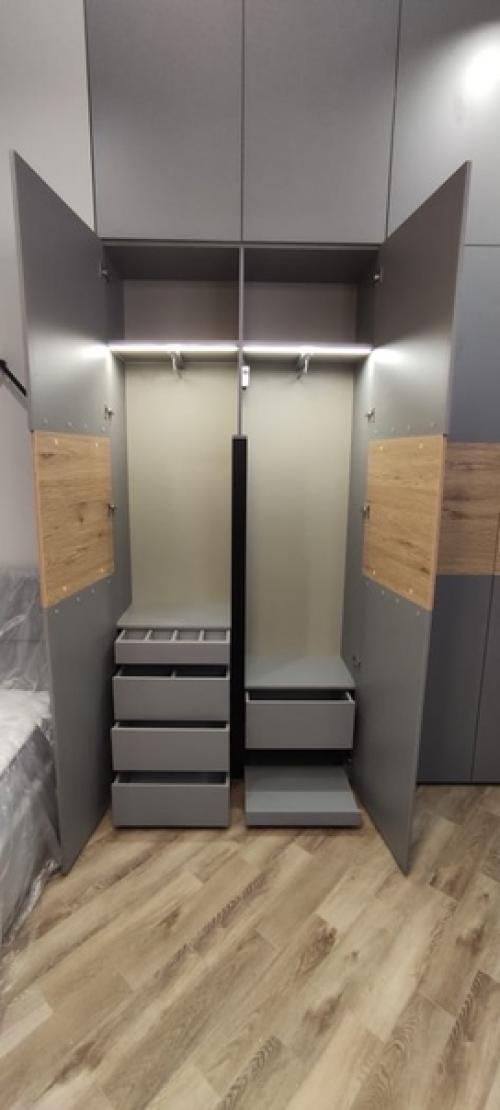 Удобное хранение вещей - один из главных вопросов, которые предстоит решить при оформлении интерьера комнаты. 02