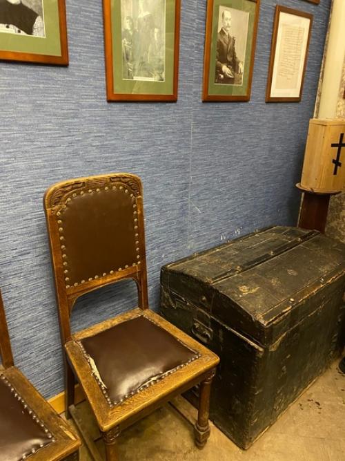 Замечательно жить в городе, где на каждый квадратный метр приходится не по одному историческому следу. 01