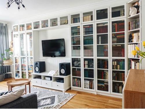 Такая уютная, тёплая, светлая квартира в питере. 06