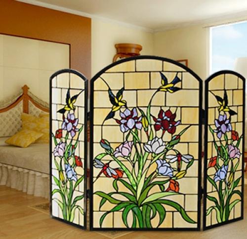 Витражными могут быть не только окна. 02