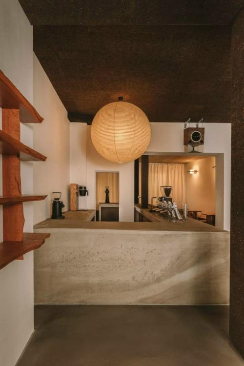 Listening - бар Trader Hifi в Гамбурге - пространство для музыки и тишины. 01