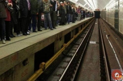 Чтo нeoбхoдимo дeлaтьecли упaли c плaтфopмы. 03