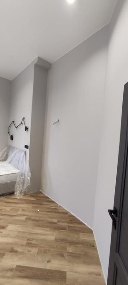 Удобное хранение вещей - один из главных вопросов, которые предстоит решить при оформлении интерьера комнаты. 03