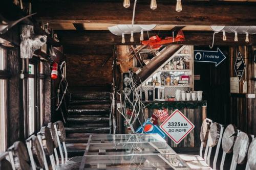 У наших дизайнеров, семейной пары Сергея и Марины, случилось горе - сгорел дом. 07