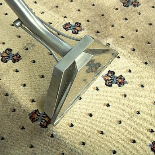 Чистка ковров в домашних условиях с помощью моющего пылесоса. 03