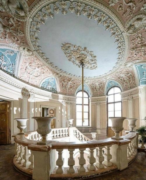 Быково - одна из самых красивых усадеб Подмосковья, в которой сохранились интерьеры.  