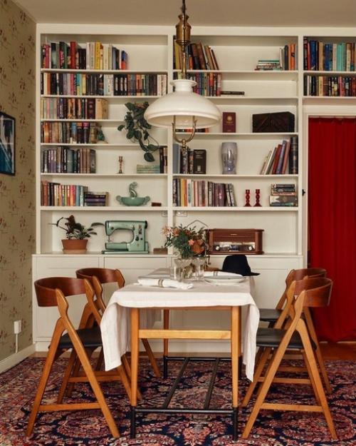 Скандинавская ретро - атмосфера в квартире с оригинальной кухней приятного мятного оттенка и прекрасными зимними пейзажами за окном. 06