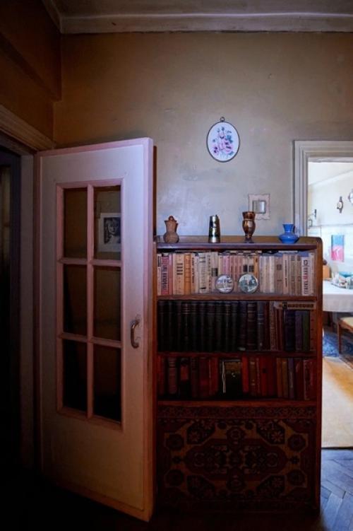 Аутентичная квартира из 90-х уже готова принимать съёмочные группы ( как в сказке). 03