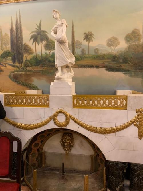 Многие наверняка побывали в доме ученых, который объединяет бывший особняк а. коншиной и постройку в стиле конструктивизма братьев Весниных. 08