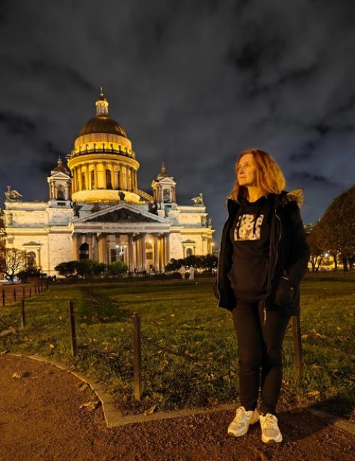 И конечно же, здорово, что эта осень радовала тёплой погодой, и сезон прогулок закрывать вовсе не хотелось. 03