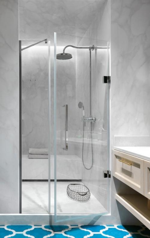 Когда семья приобрела квартиру в доме 1905 года на Маросейке, они обратились к дизайнерам с просьбой сохранить уникальную атмосферу старой Москвы. 08