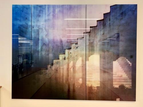 Я думаю, что не так часто музей современного искусства может быть расположен в здании офиса. 04