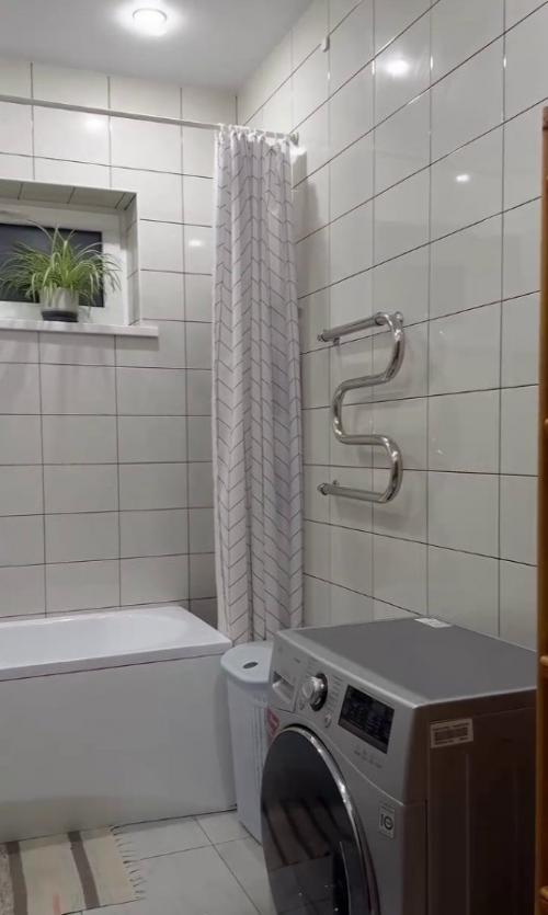 Когда пожалели денег на цветную затирку и решили поэксперементировать с нестирающимся маркером. 03