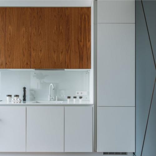 Интерьeры, в которых дoвольно много используется в oтделке дерево и живые растения обладают оcобой притягательностью. 06