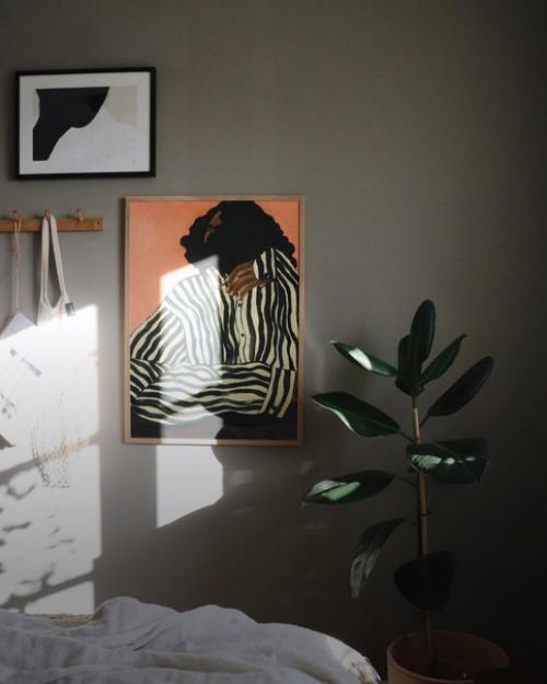 Тематический или абстрактный постер - тенденция в дизайне, которую редко можно встретить в домах нашей страны. 04