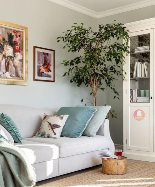 Пространство кухни - гостиной, разделенное на две функциональные зоны при помощи раздвижной стеклянной перегородки. 08