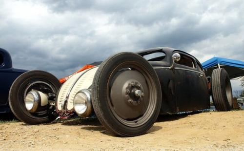 Rat Rod - это ветхие старые автомобили, которые не были никому нужны и просто-напросто игнорировались долгое время. 05