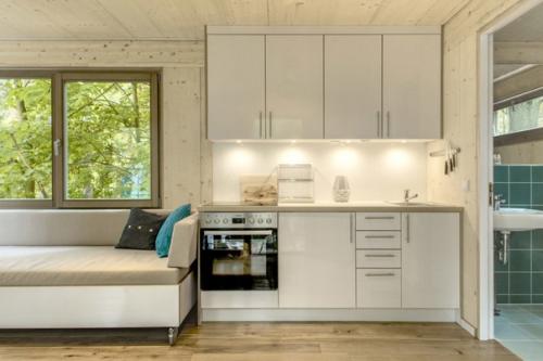 Urban Treehouse - это семейный дом, задуман, как эксперимент и исследовательский проект новой архитектуры и жилья в гармонии с природой. 03