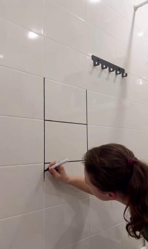 Когда пожалели денег на цветную затирку и решили поэксперементировать с нестирающимся маркером. 02