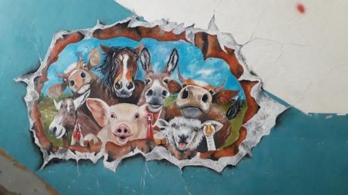 Когда у тебя в подъезде живёт настоящий художник! 01