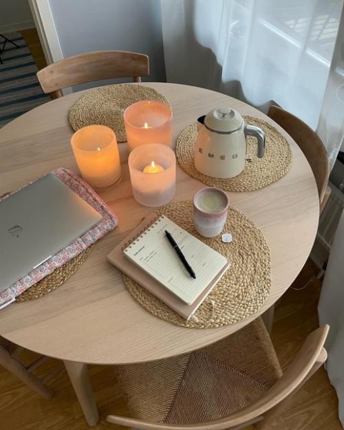 Вы только посмотрите на интерьер маленькой квартиры молодой девушки, которая живет в Гётеборге в Швеции. 07