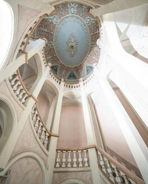 Быково - одна из самых красивых усадеб Подмосковья, в которой сохранились интерьеры. 01