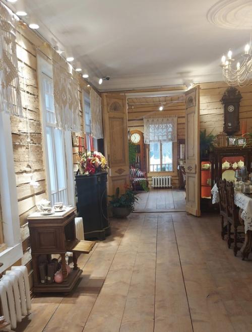 Из 115исторических городов России лишь 16 имеют памятники деревянного зодчества. 04