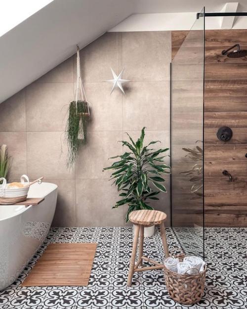 Домашний тур по мансардной квартире с красивой кухней с деревянными фасадами. 03