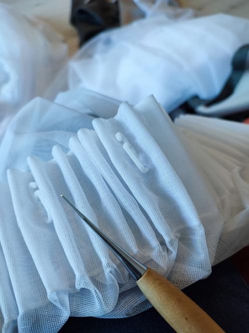 Монтаж штор на скошенные окна. 06