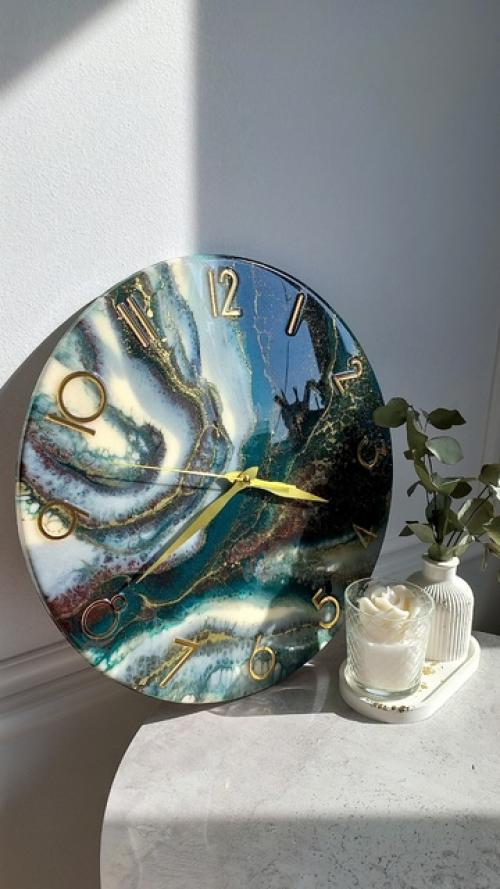 Настенные часы - это гораздо больше, чем просто средство измерения времени. 09