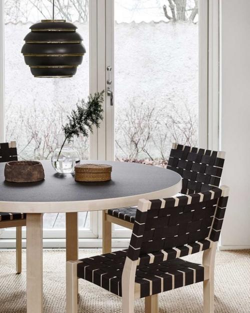 Знаменитый стул 611 финского дизайнера алавара аалто. 04