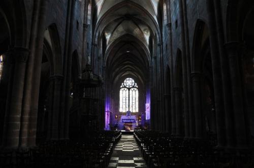 Готическая церковь Св.  Георгия на месте дворцовой часовни построена Св. 05
