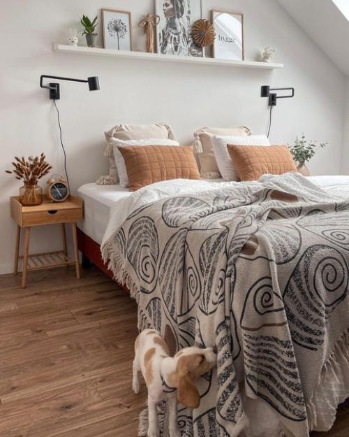 Домашний тур по мансардной квартире с красивой кухней с деревянными фасадами. 01