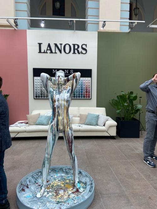 В пятницу в московском гостином дворе открылась международная выставка мебели, интерьерных решений и искусства Artdom 2024. 05