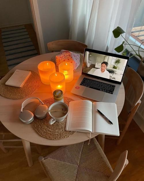 Вы только посмотрите на интерьер маленькой квартиры молодой девушки, которая живет в Гётеборге в Швеции. 08