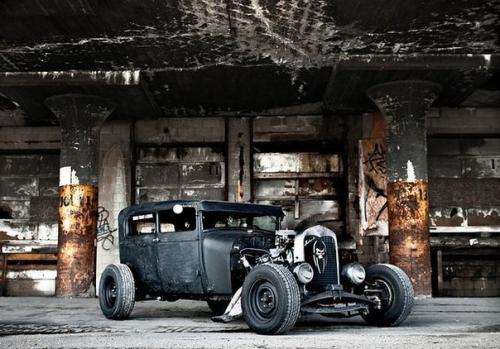 Rat Rod - это ветхие старые автомобили, которые не были никому нужны и просто-напросто игнорировались долгое время. 06