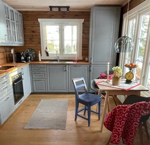 Небольшой домик. С просты оформлением. 01