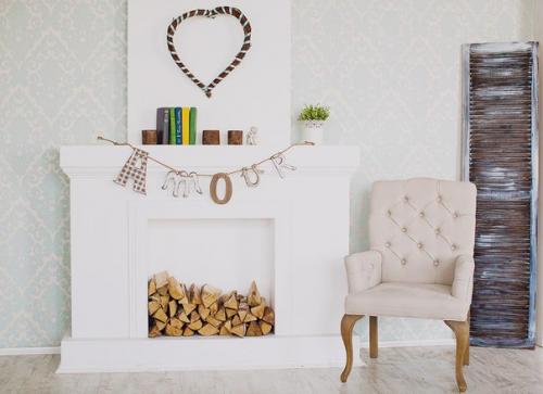 Фальш - камины в интерьере гостиной комнаты. 09