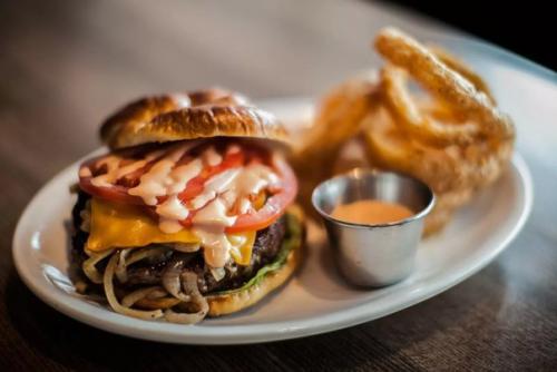 Топ - 5 необычных фастфудов Москвы. 01