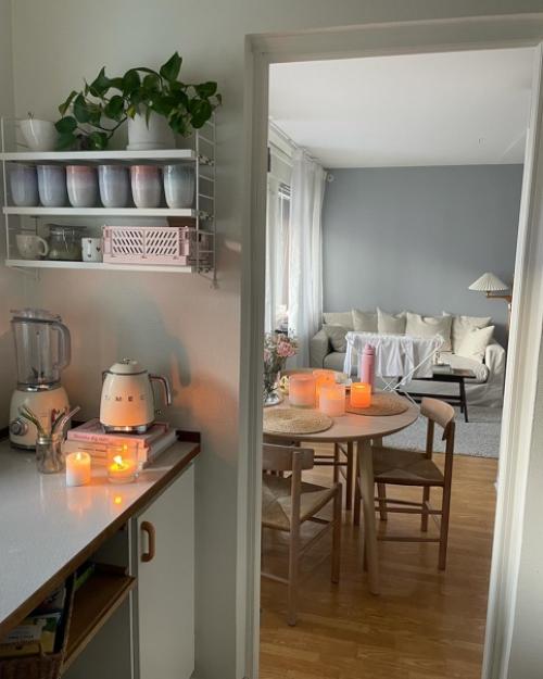 Вы только посмотрите на интерьер маленькой квартиры молодой девушки, которая живет в Гётеборге в Швеции. 04