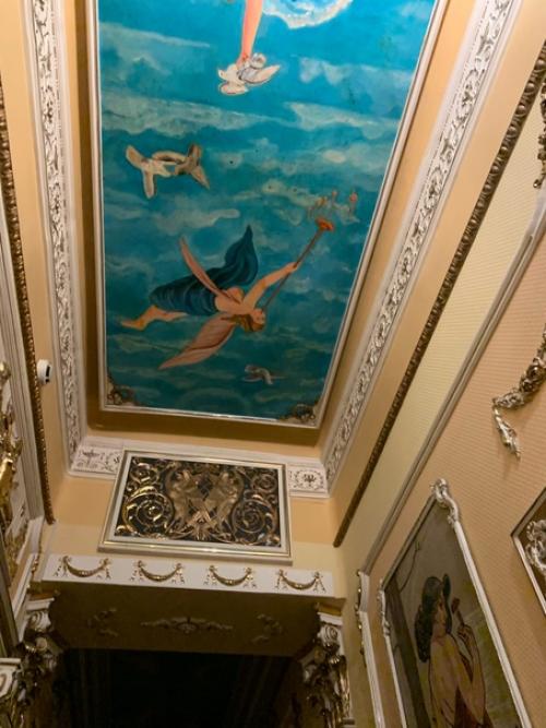 Многие наверняка побывали в доме ученых, который объединяет бывший особняк а. коншиной и постройку в стиле конструктивизма братьев Весниных. 07