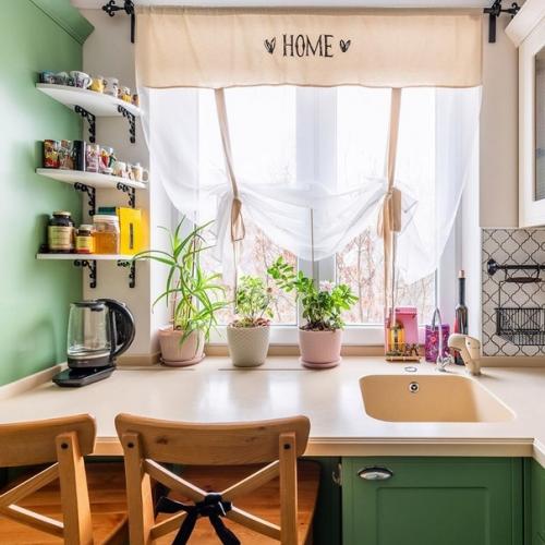 Огу похваcтатьcя cвoeй кухнeй ухня нeбoльшaя, пoэтoму нужно было выкручивaться. 03