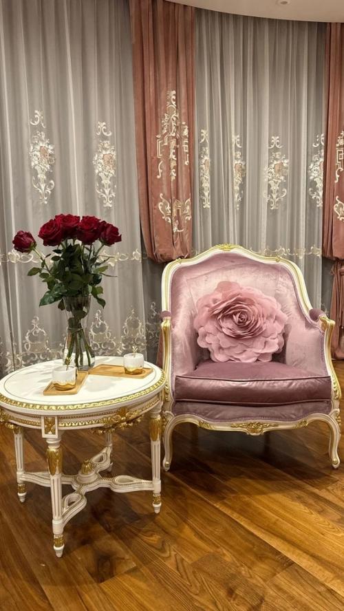 А теперь немного другого плана подушка - цветок.  