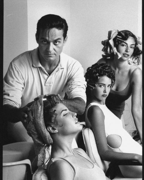 Это культовый американский стилист орбе каналес, который создал имидж супермодели 90-х и работал за кулисами модной индустрии три десятилетия. 02