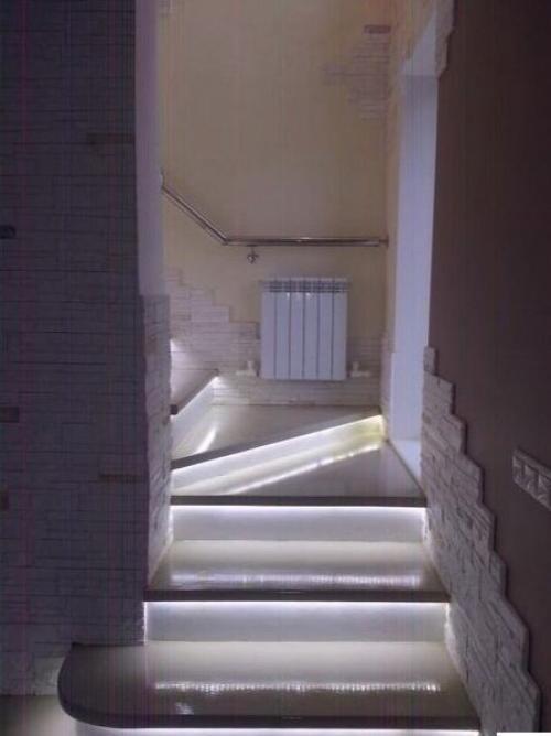 Ступени с подсветкой для загородного дома. 01